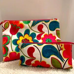 🌼$14 (2) Clinique floral makeup bags